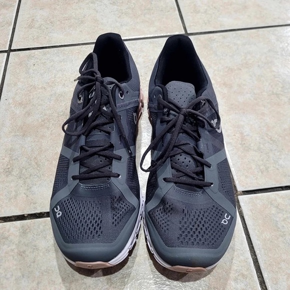 On Running Women Cloudflow Rock/Rose Size 8.5 - Picture 2 of 6